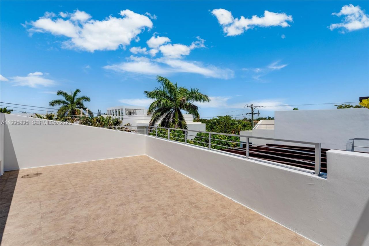 548 Fernwood Rd, Unit 548, Key Biscayne, FL 33149 Photo