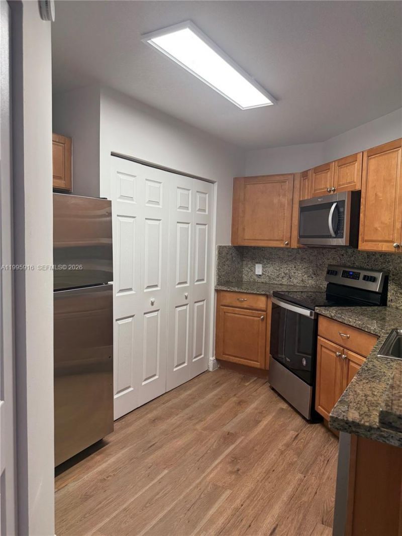 6276 NW 186th St , Unit 207, Hialeah, FL 33015 Photo