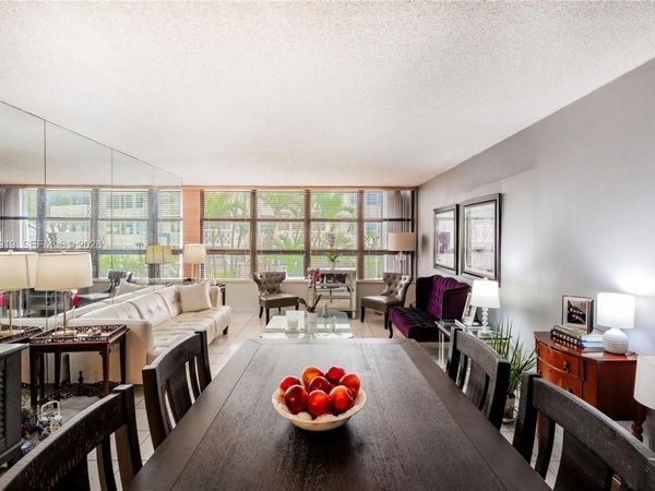 1440 Brickell Bay Dr , Unit 203, Miami, FL 33131