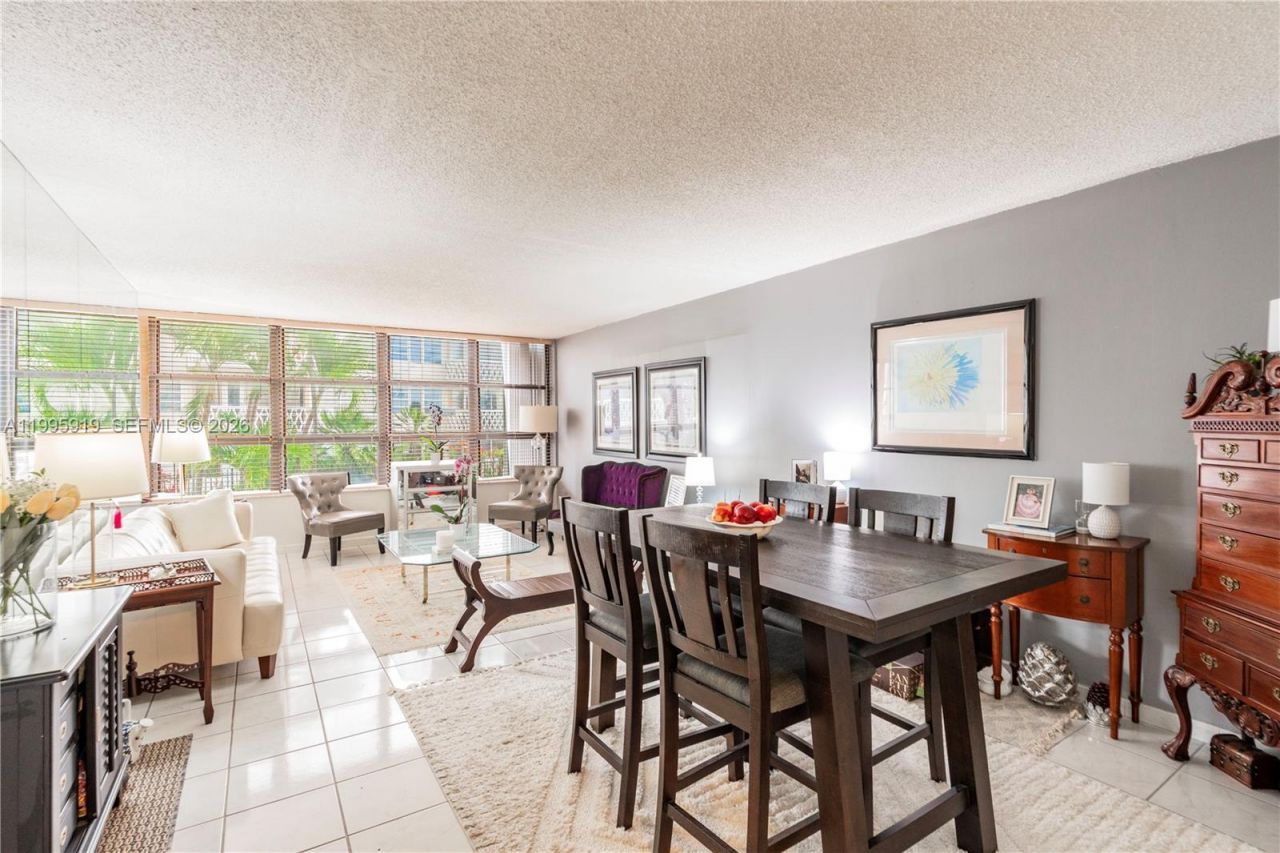 1440 Brickell Bay Dr, Unit 203, Miami, FL 33131 Photo