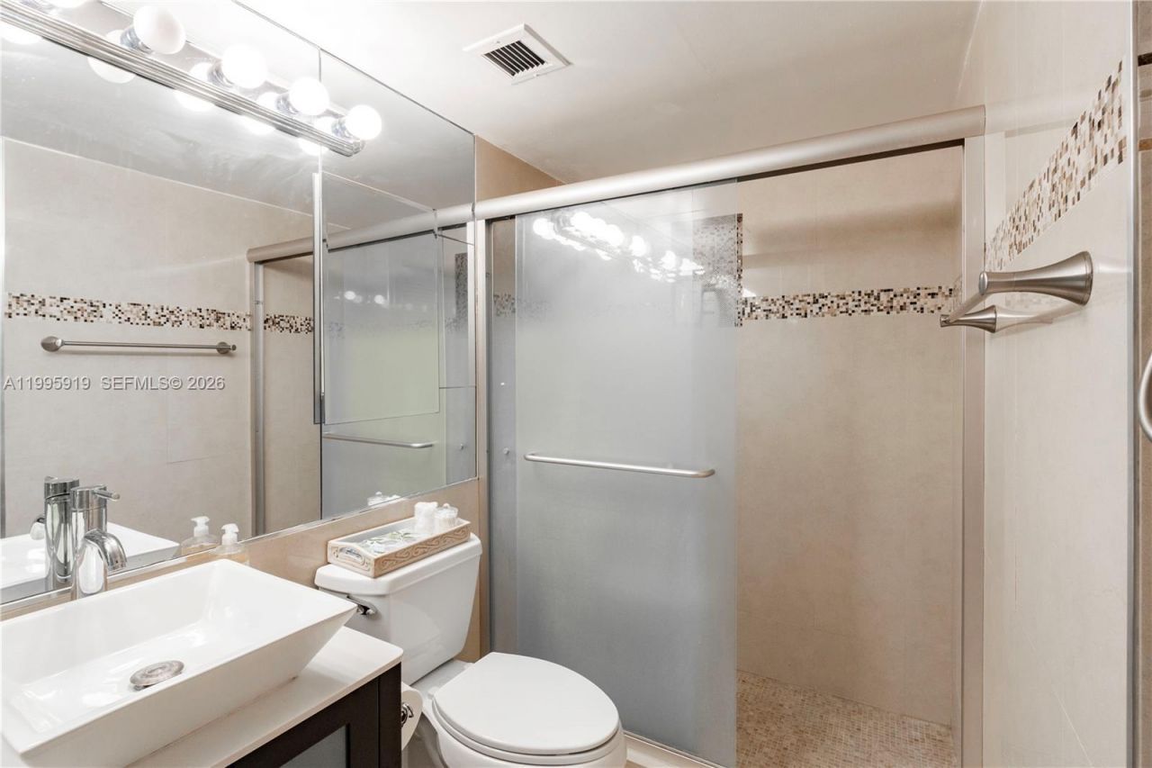 1440 Brickell Bay Dr, Unit 203, Miami, FL 33131 Photo