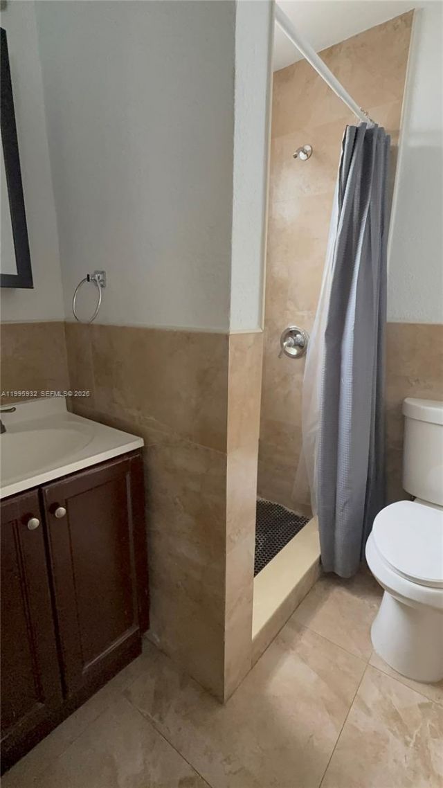 2250 NW 103rd St, Unit B, Miami, FL 33147 Photo