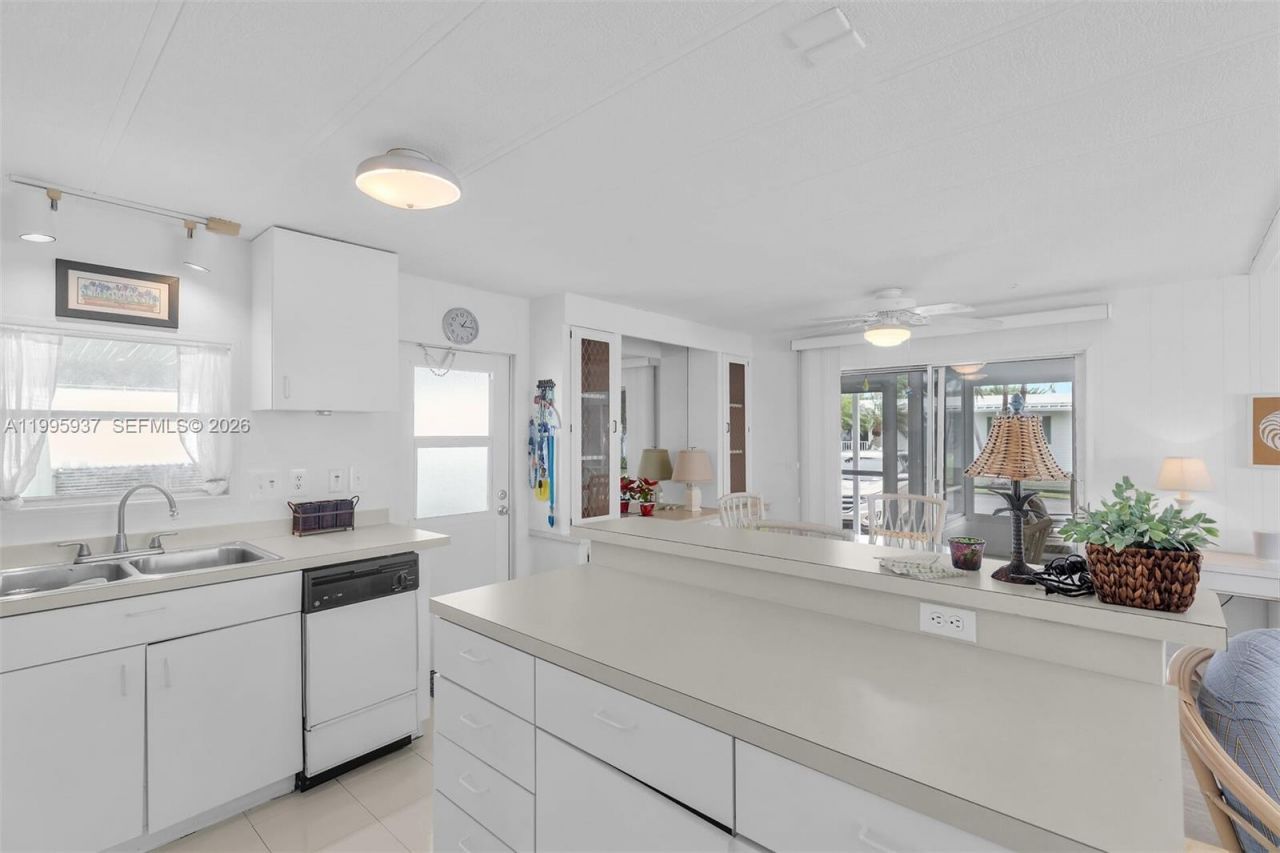 812 S Silver Cir, Key Largo, FL 33037 Photo