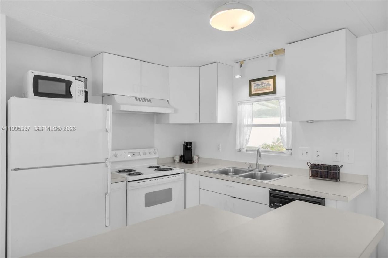 812 S Silver Cir, Key Largo, FL 33037 Photo