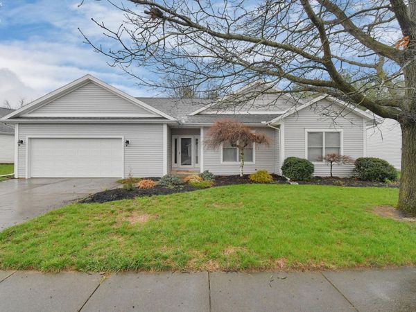 102 Roth Court, Bellevue, OH 44811