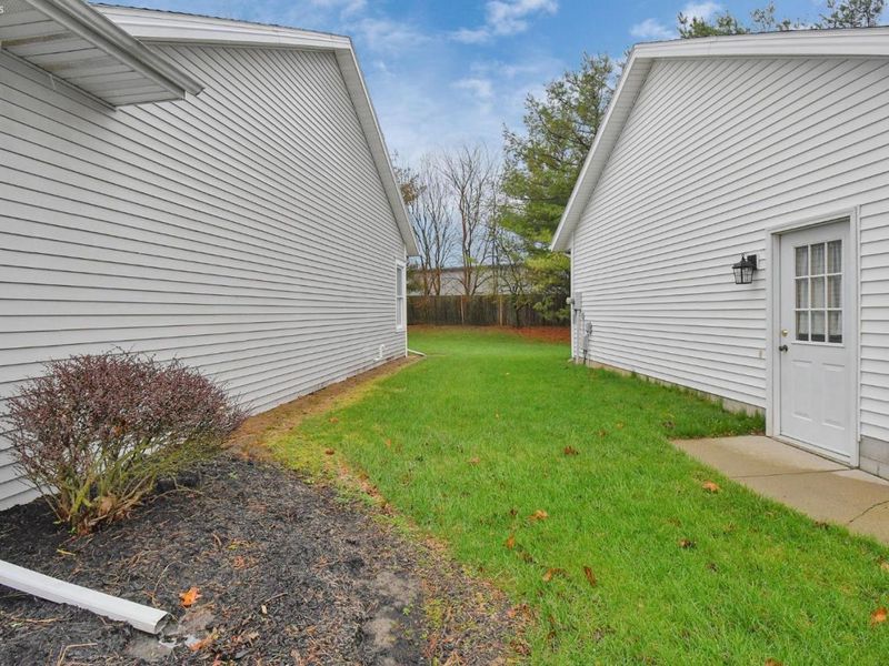 102 Roth Court, Bellevue, OH 44811 Photo 37