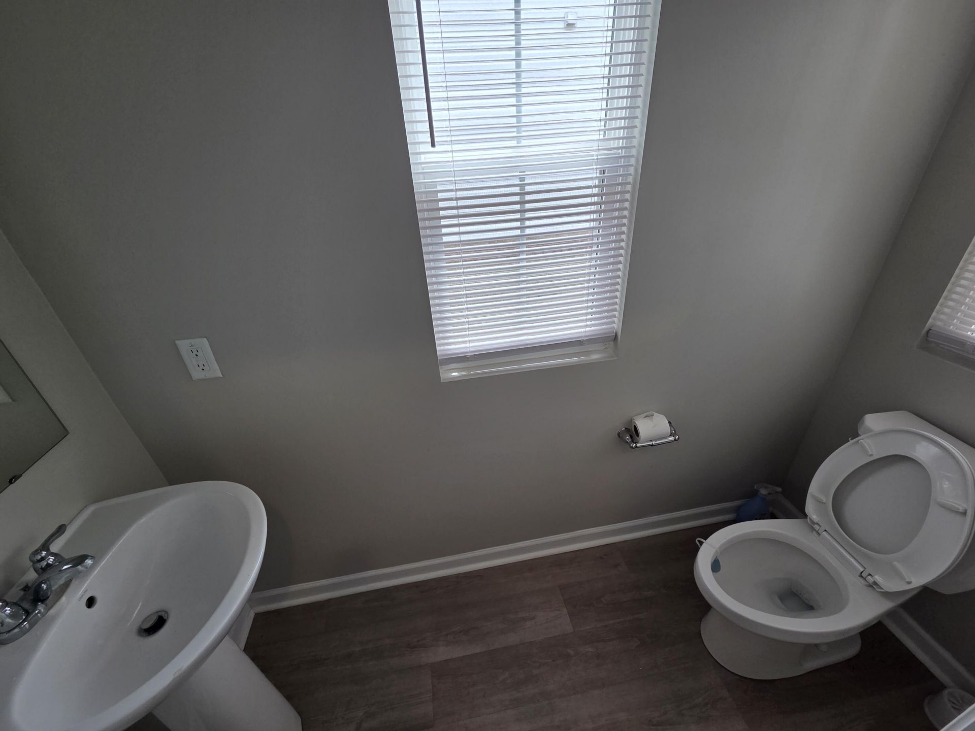 8034 Reagan Way Photo 10