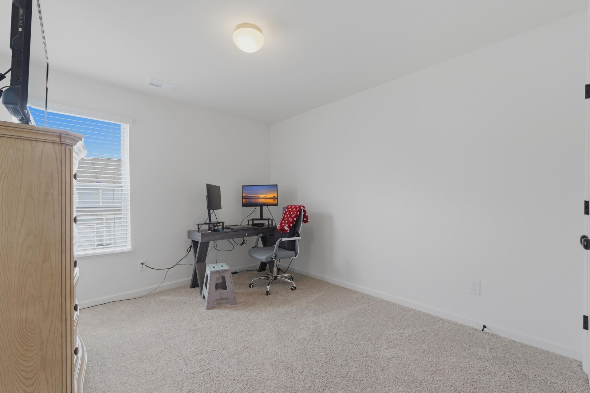 290 Surfbird Road Photo 17