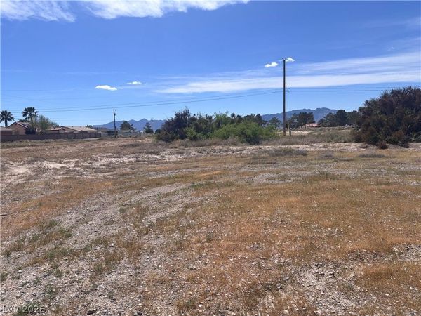 1401 S Saddle Court , Pahrump, NV 89048