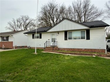 30405 Vineyard Road, Willowick, OH 44095