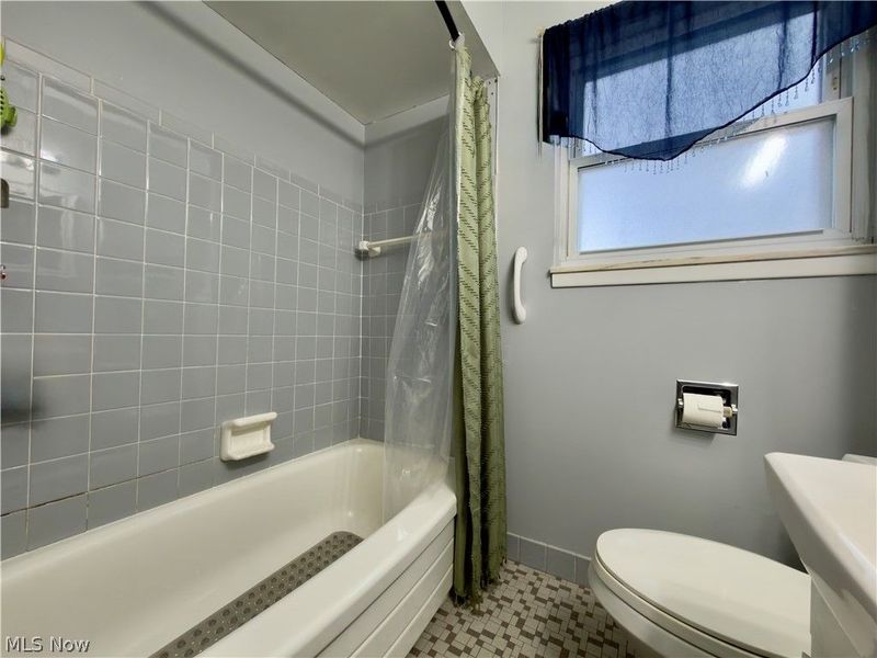 30405 Vineyard Road, Willowick, OH 44095 Photo 7