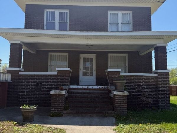 802 E Poplar Street , West Frankfort, IL 62896