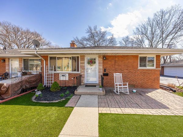 730 Beach Avenue, Unit 4, La Grange Park, IL 60526