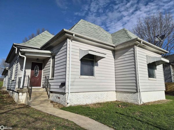439 N 1St Street, Oskaloosa, IA 52577