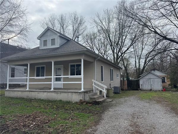1002 E 10th Street, Sedalia, MO 65301