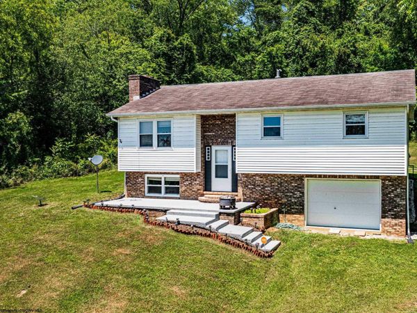 210 Rosedale Hill Road, Maidsville, WV 26541