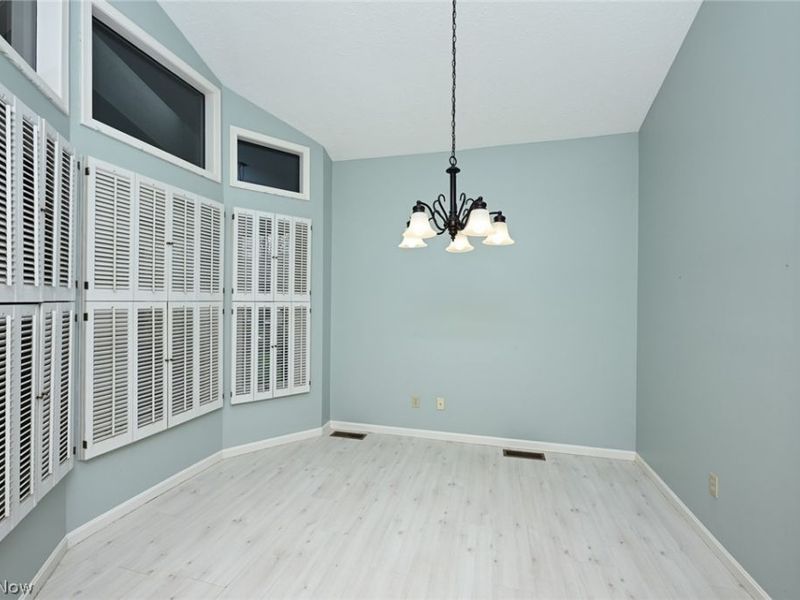 9096 Woodcrest Drive , Brecksville, OH 44141 Photo 18