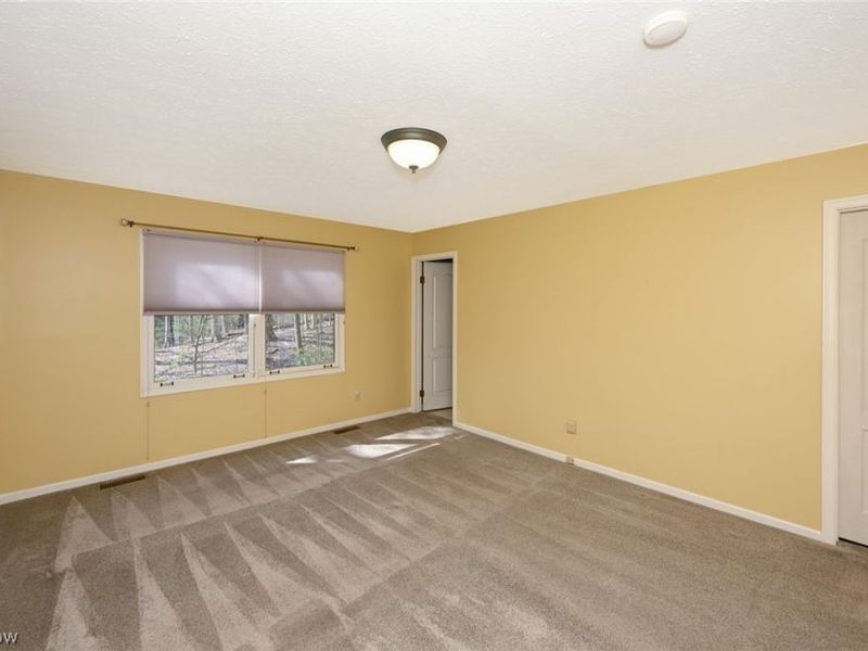 9096 Woodcrest Drive , Brecksville, OH 44141 Photo 35