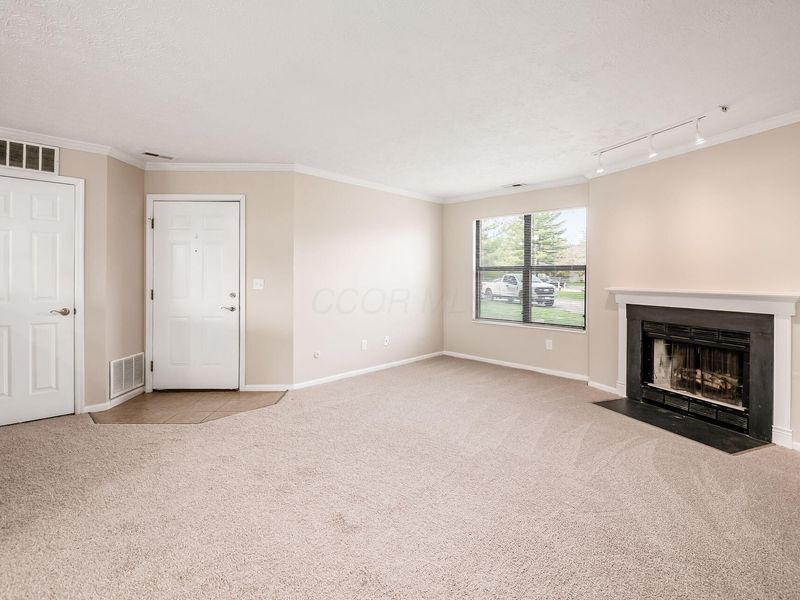 2727 Greystone Drive , Unit A, Columbus, OH 43220 Photo 4