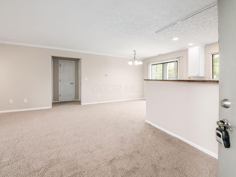 2727 Greystone Drive , Unit A, Columbus, OH 43220 Photo 5