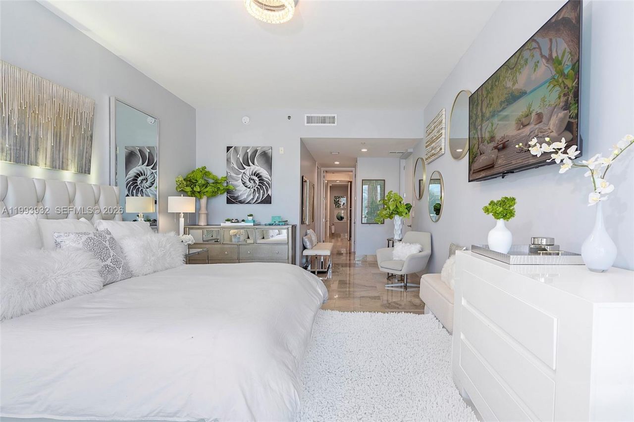 100 S Pointe Dr , Unit 506, Miami Beach, FL 33139 Photo