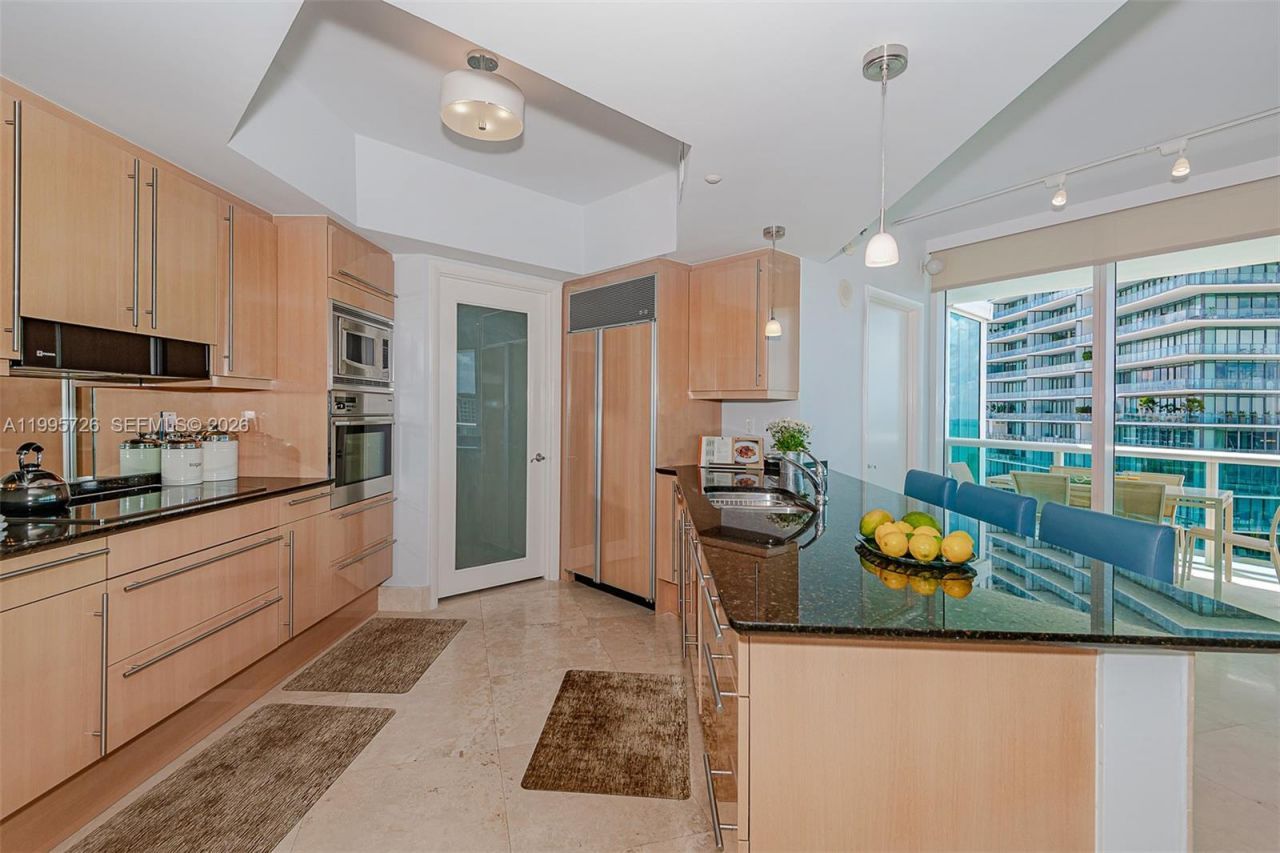 1000 S Pointe Drive, Unit 905, Miami Beach, FL 33139 Photo