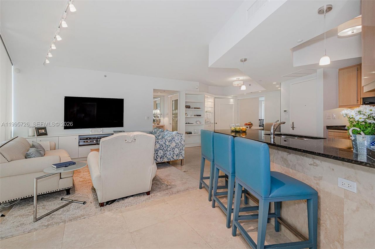 1000 S Pointe Drive, Unit 905, Miami Beach, FL 33139 Photo