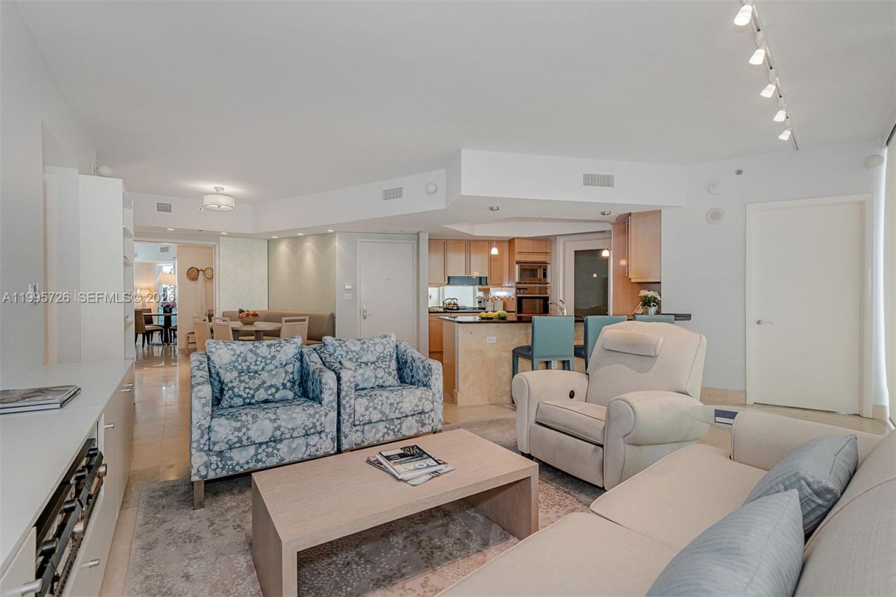 1000 S Pointe Drive, Unit 905, Miami Beach, FL 33139 Photo