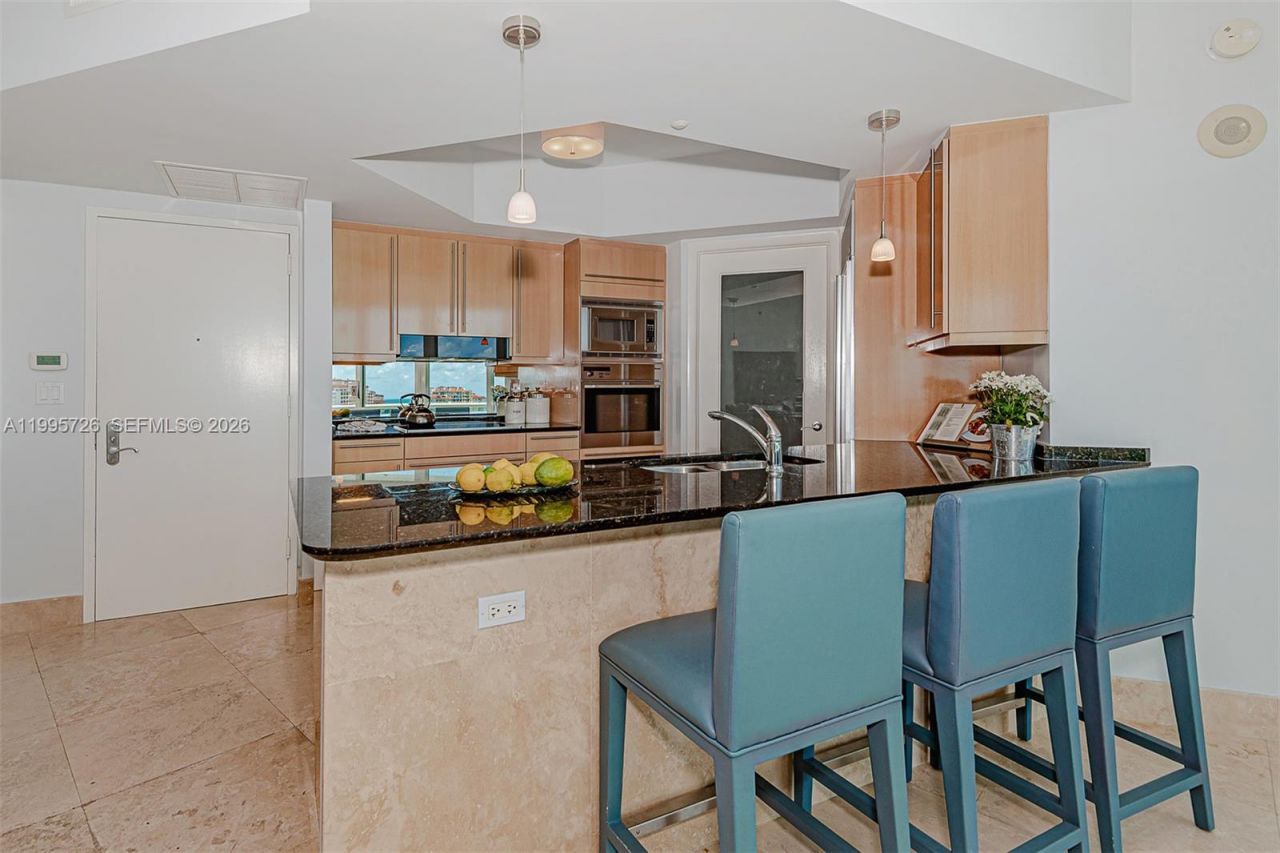 1000 S Pointe Drive, Unit 905, Miami Beach, FL 33139 Photo