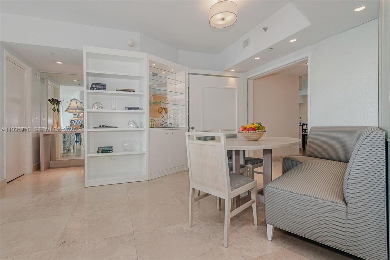 1000 S Pointe Drive, Unit 905, Miami Beach, FL 33139 Photo