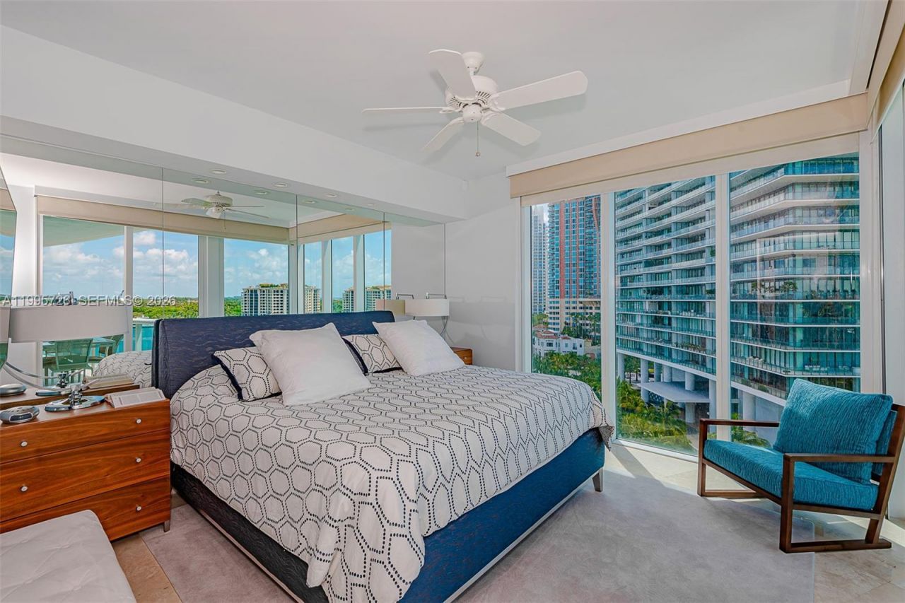 1000 S Pointe Drive, Unit 905, Miami Beach, FL 33139 Photo