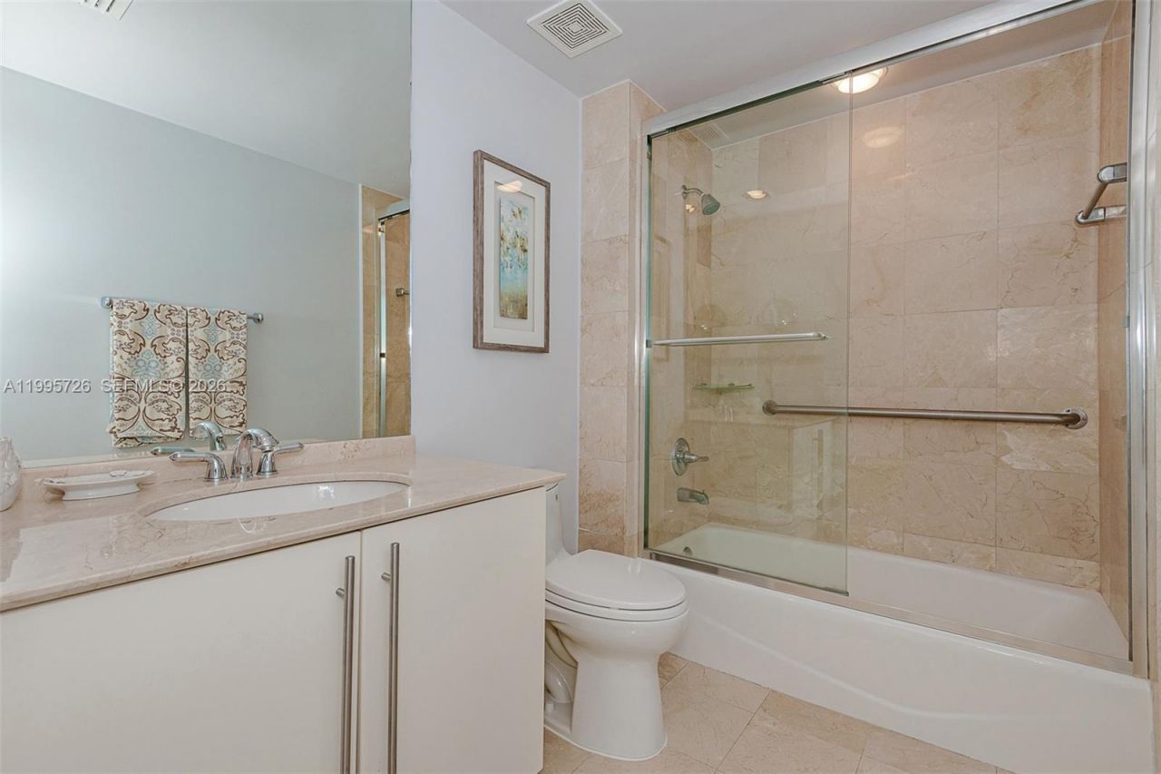 1000 S Pointe Drive, Unit 905, Miami Beach, FL 33139 Photo