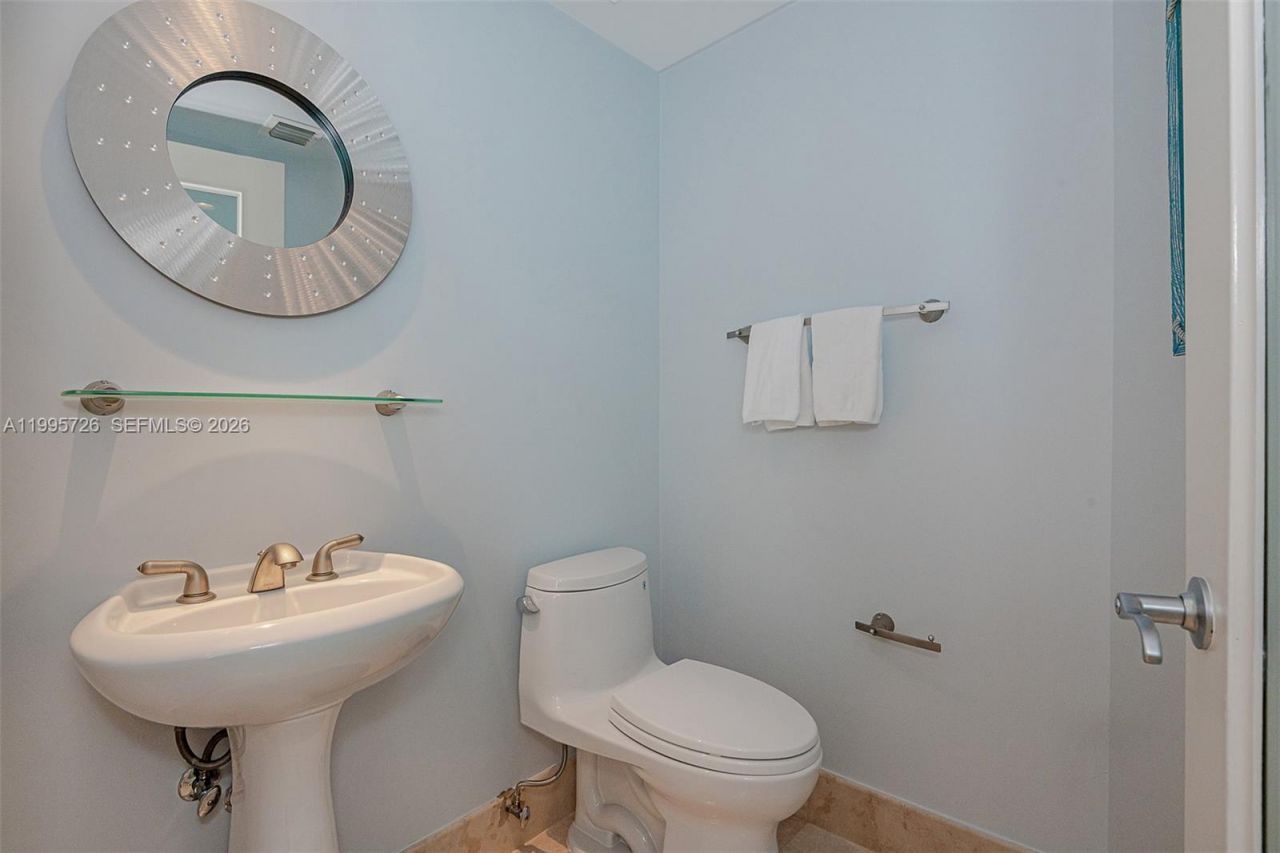 1000 S Pointe Drive, Unit 905, Miami Beach, FL 33139 Photo