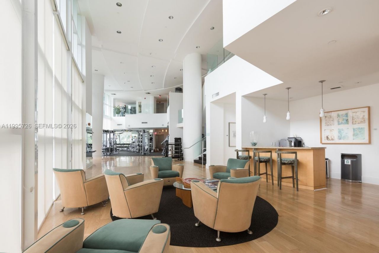 1000 S Pointe Drive, Unit 905, Miami Beach, FL 33139 Photo