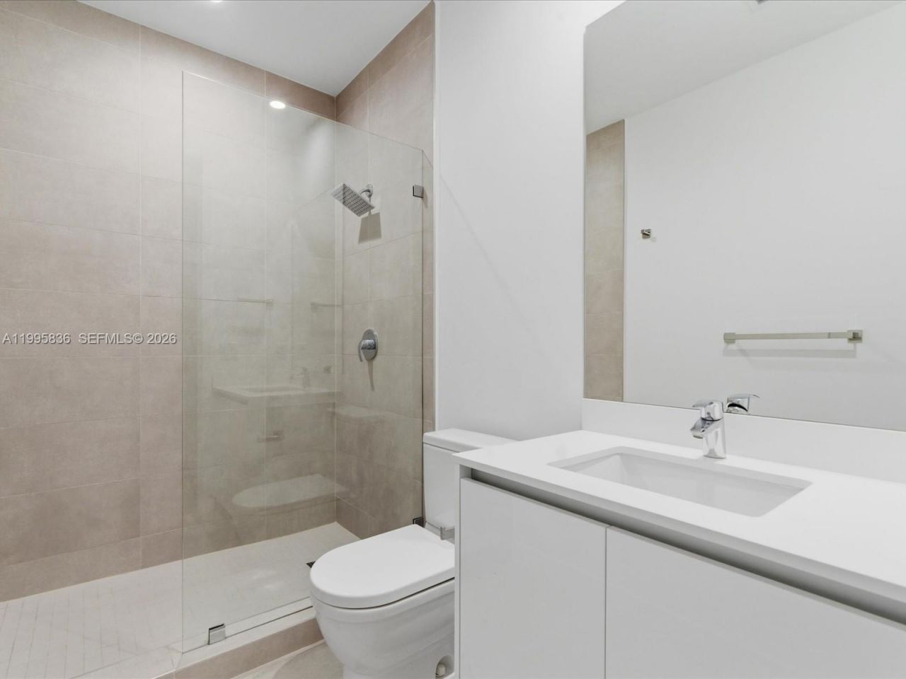 529 SW 11th St, Unit 303, Miami, FL 33129 Photo