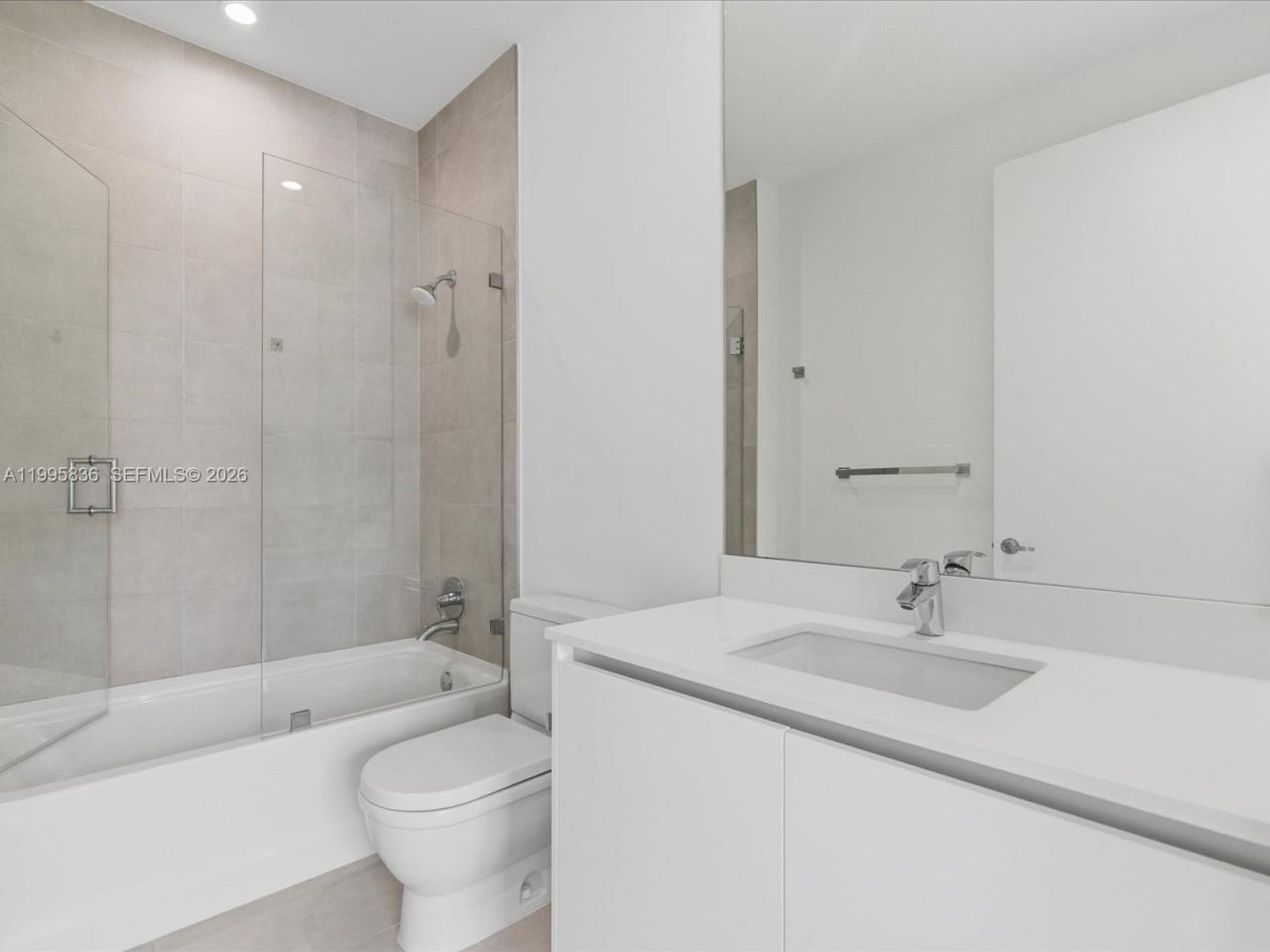 529 SW 11th St, Unit 303, Miami, FL 33129 Photo