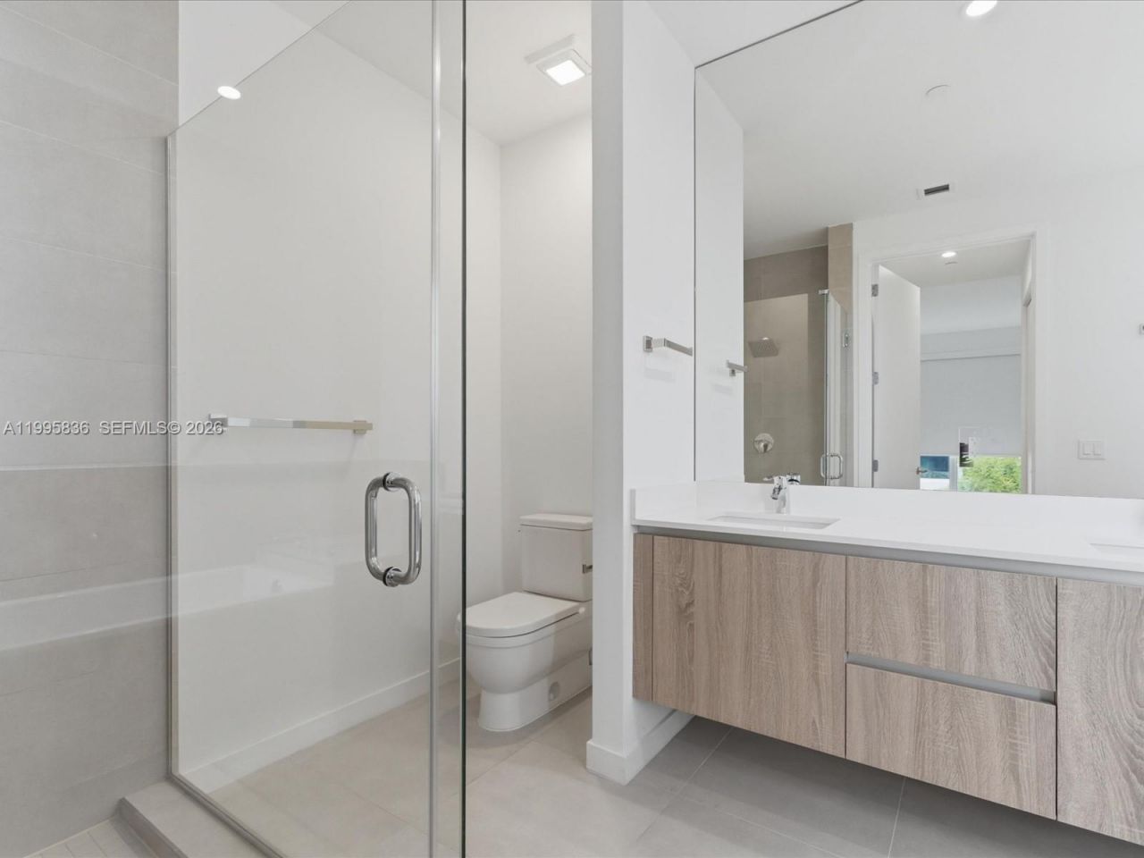 529 SW 11th St, Unit 303, Miami, FL 33129 Photo