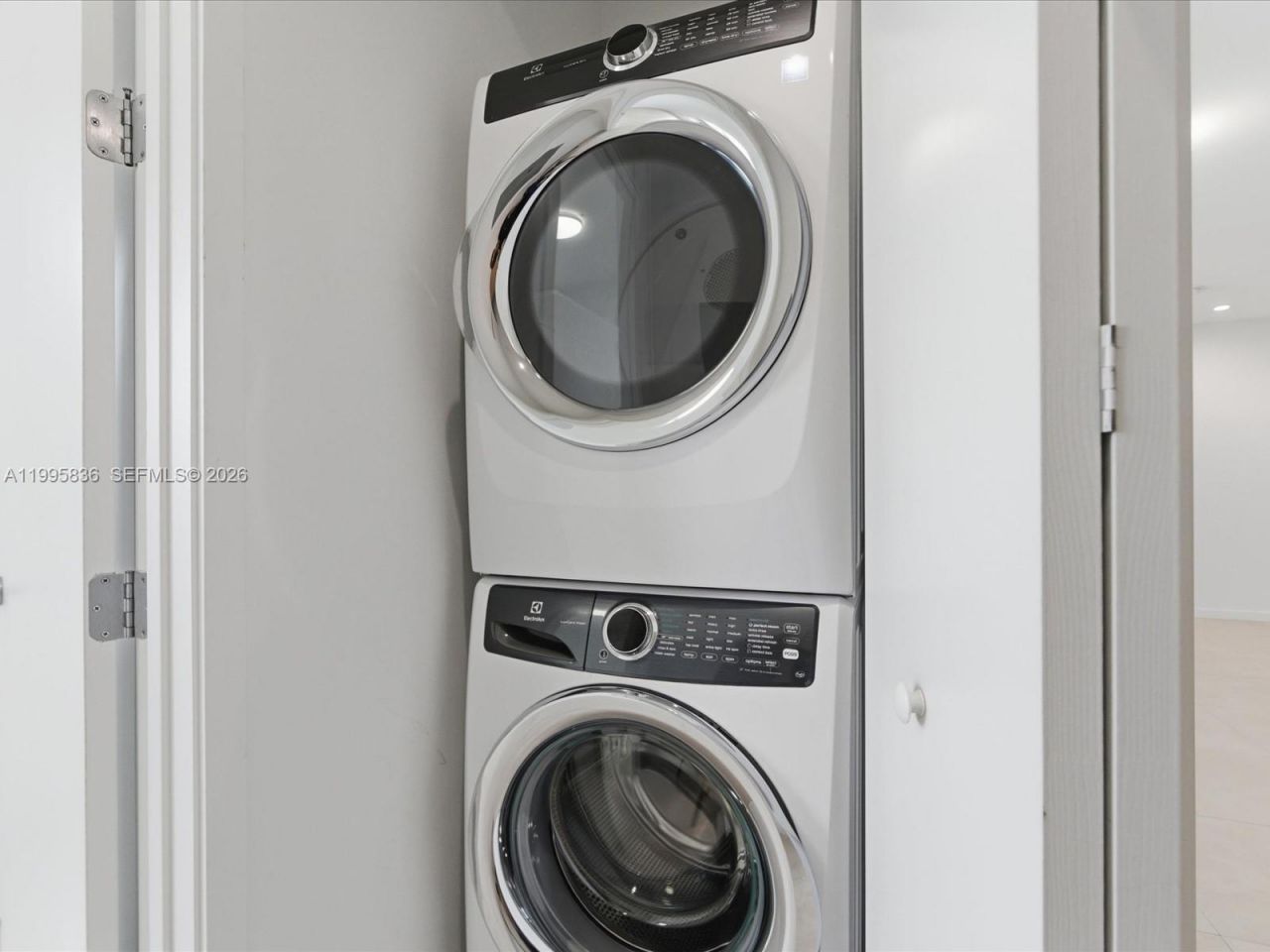 529 SW 11th St, Unit 303, Miami, FL 33129 Photo