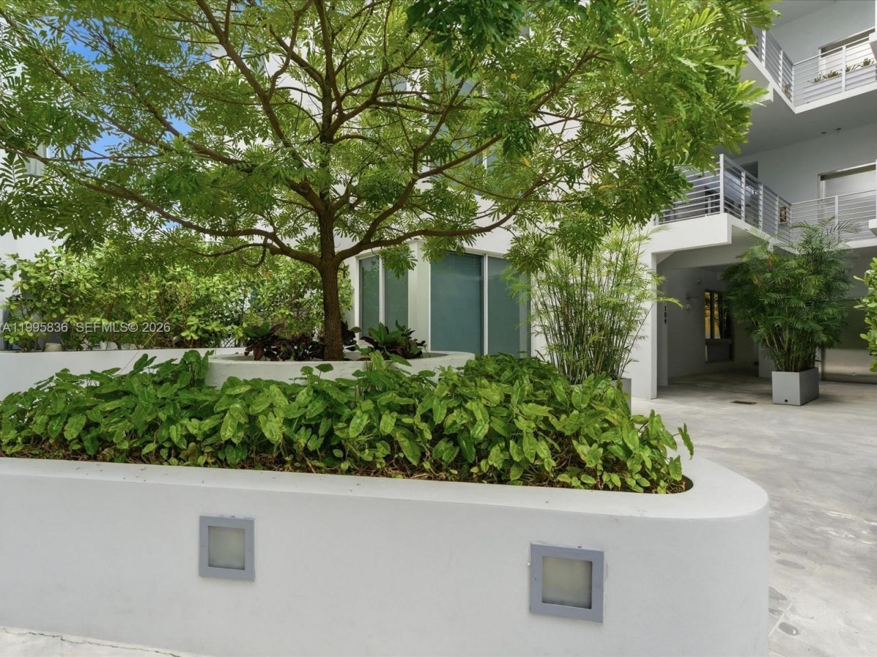 529 SW 11th St, Unit 303, Miami, FL 33129 Photo