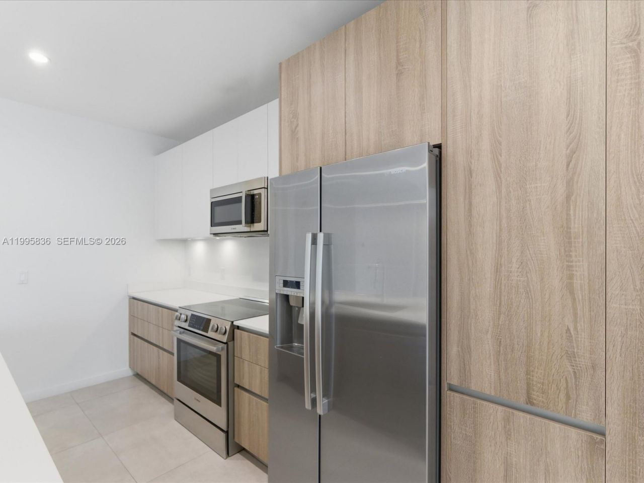 529 SW 11th St, Unit 303, Miami, FL 33129 Photo