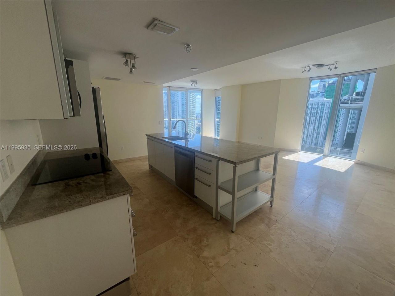 185 SW 7th St, Unit 3211, Miami, FL 33130 Photo