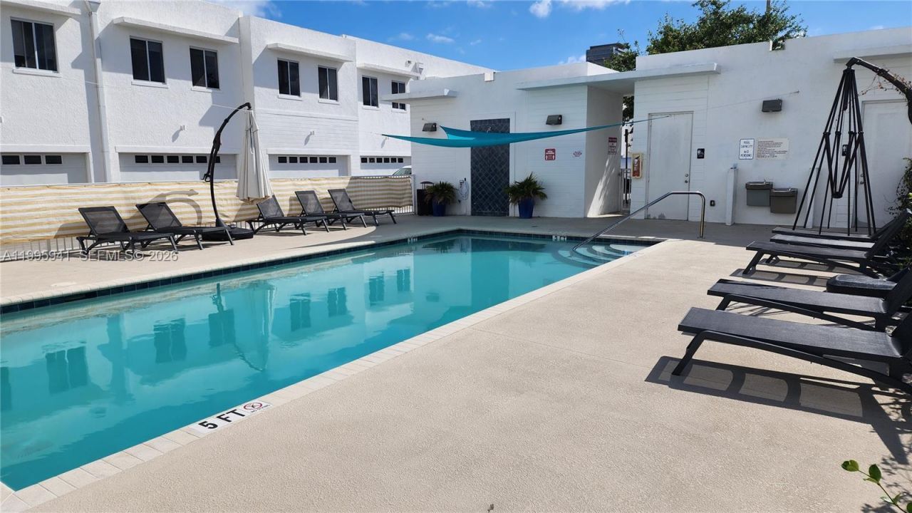 2651 NE 212th Ter, Unit 306, Miami, FL 33180 Photo