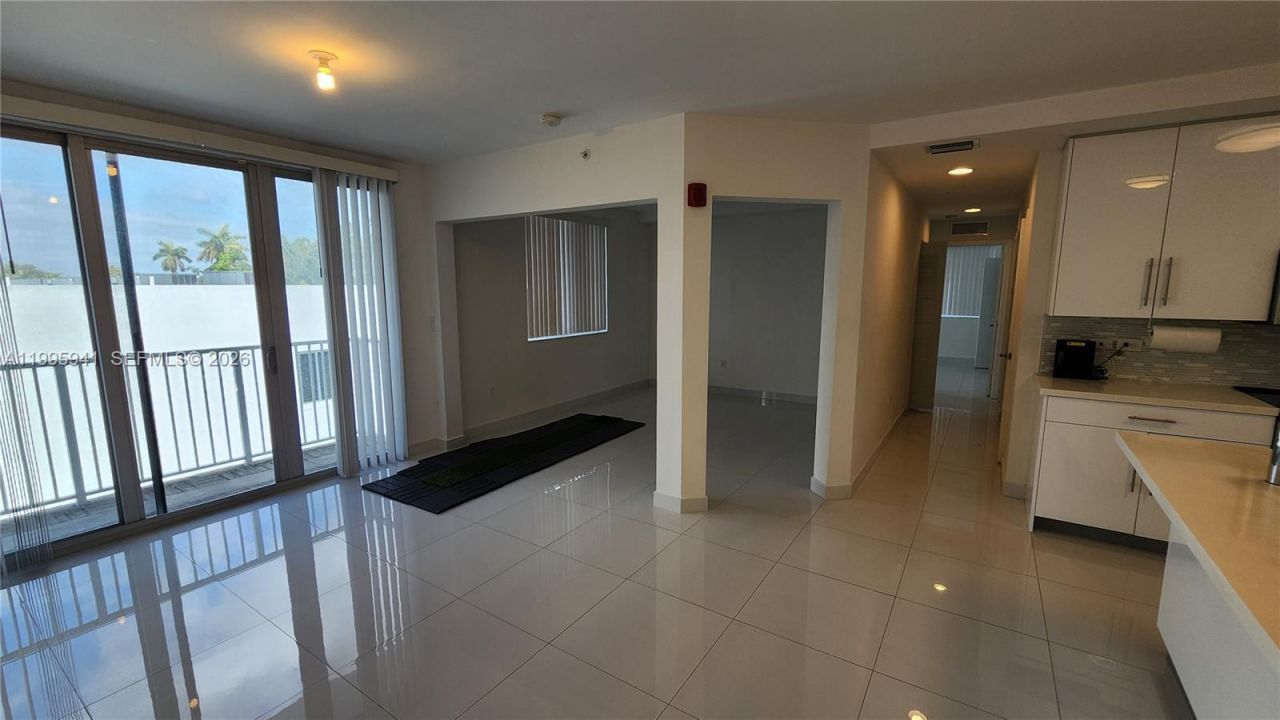 2651 NE 212th Ter, Unit 306, Miami, FL 33180 Photo