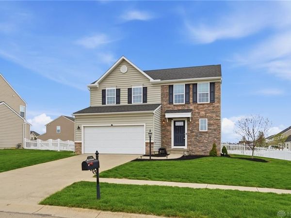 1204 Senna Street, Tipp City, OH 45371