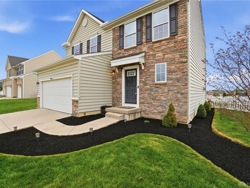 1204 Senna Street, Tipp City, OH 45371 Photo 4