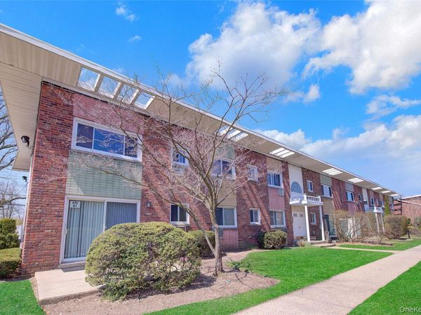 273 Newbridge Road , Unit D2, Levittown, NY 11756