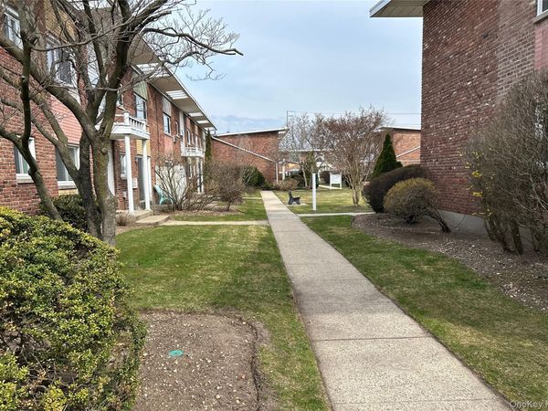 273 Newbridge Road , Unit D2, Levittown, NY 11756