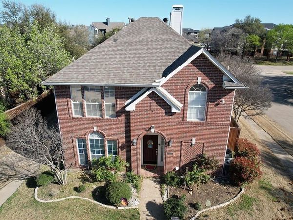 211 Moss Hill Road , Irving, TX 75063