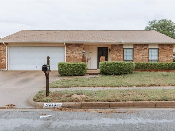 2609 Treeview Drive , Arlington, TX 76016