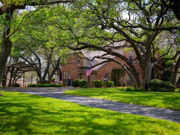 230 Shamrock, Floresville, TX 78114